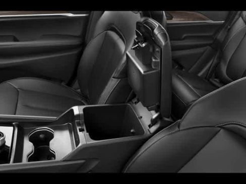 New 2026 Jeep Grand Cherokee Summit image 20