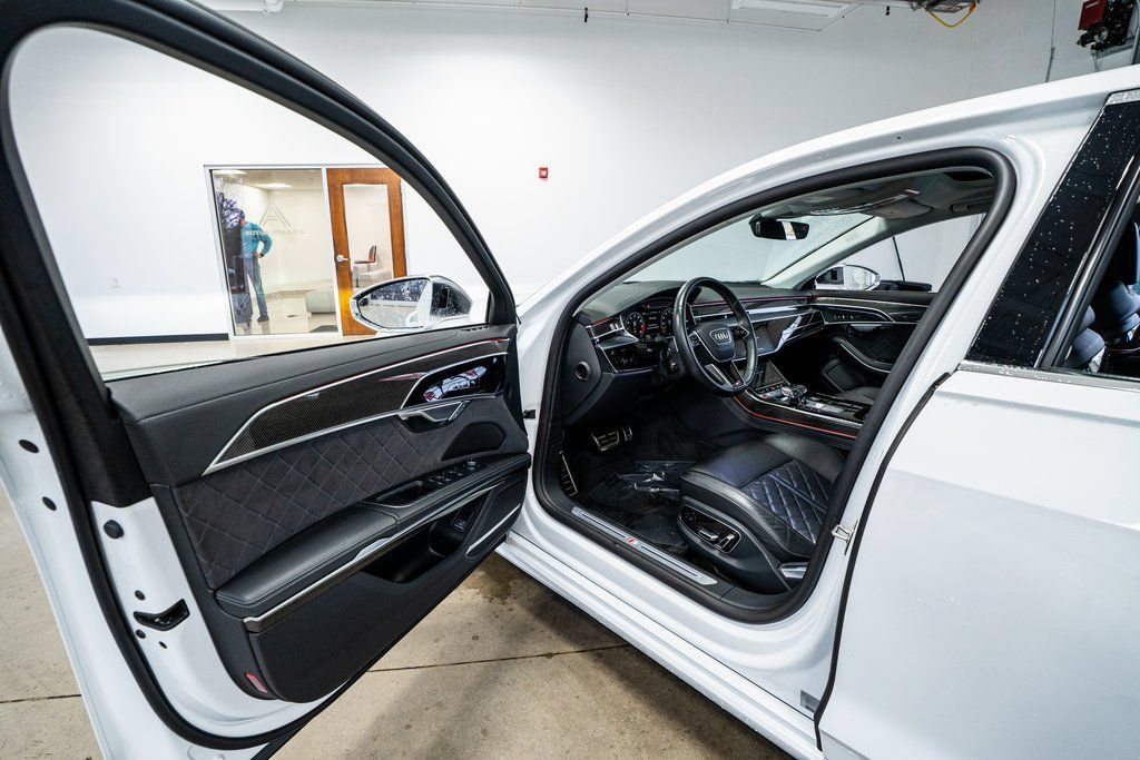 Used 2023 Audi S8 AWD/4WD image 31