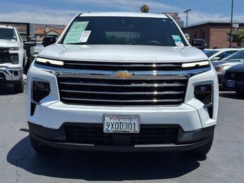 Used 2025 Chevrolet Traverse LT w/ Enhanced Driving Package FWD image 5