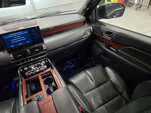 Used 2023 Lincoln Navigator L Reserve RWD image 41