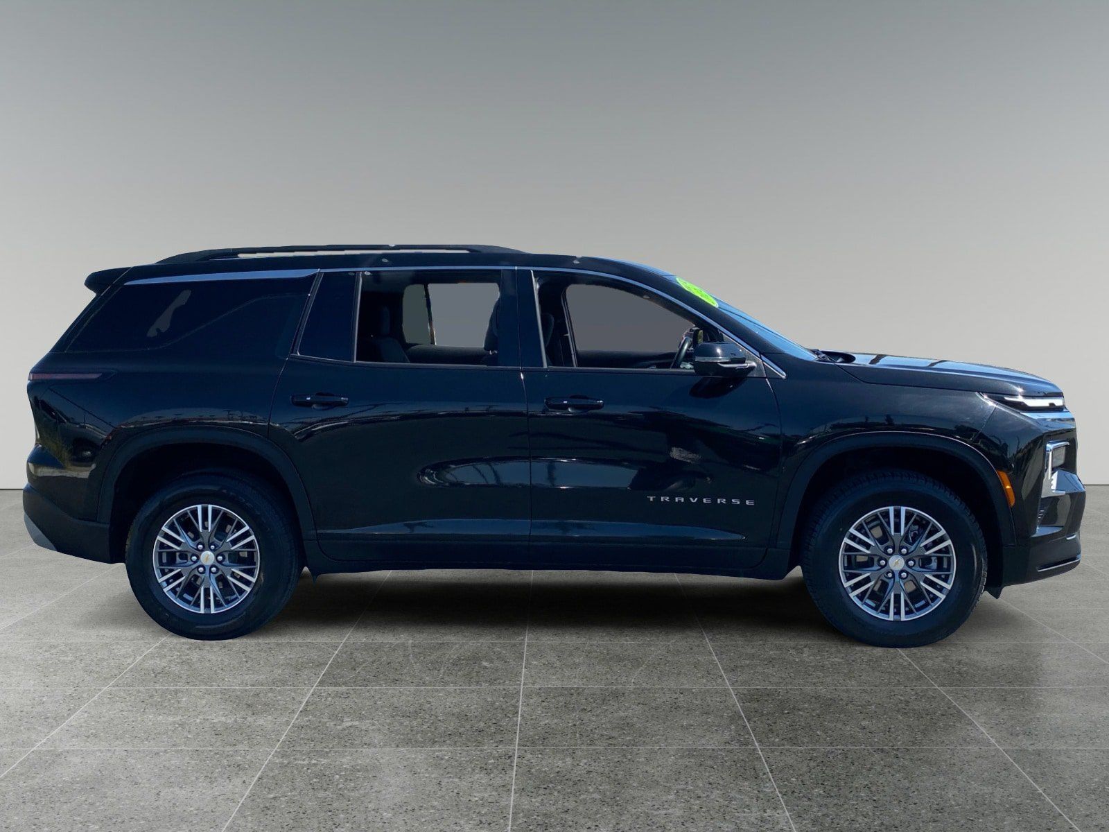 Used 2024 Chevrolet Traverse LT FWD image 6
