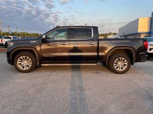 Used 2023 GMC Sierra 1500 Denali w/ Denali Reserve Package image 4