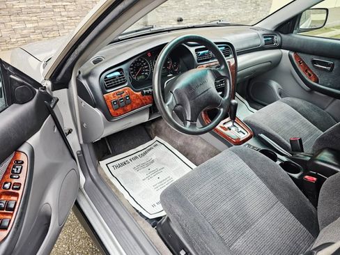 Used 2004 Subaru Outback Wagon AWD/4WD image 9