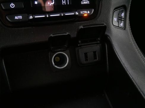 Used 2017 GMC Yukon SLT w/ Premium Edition image 30