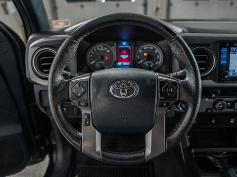 Used 2016 Toyota Tacoma TRD Off-Road w/ Towing Package image 31