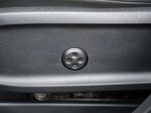 Certified 2023 Mercedes-Benz GLB 250 4MATIC image 31