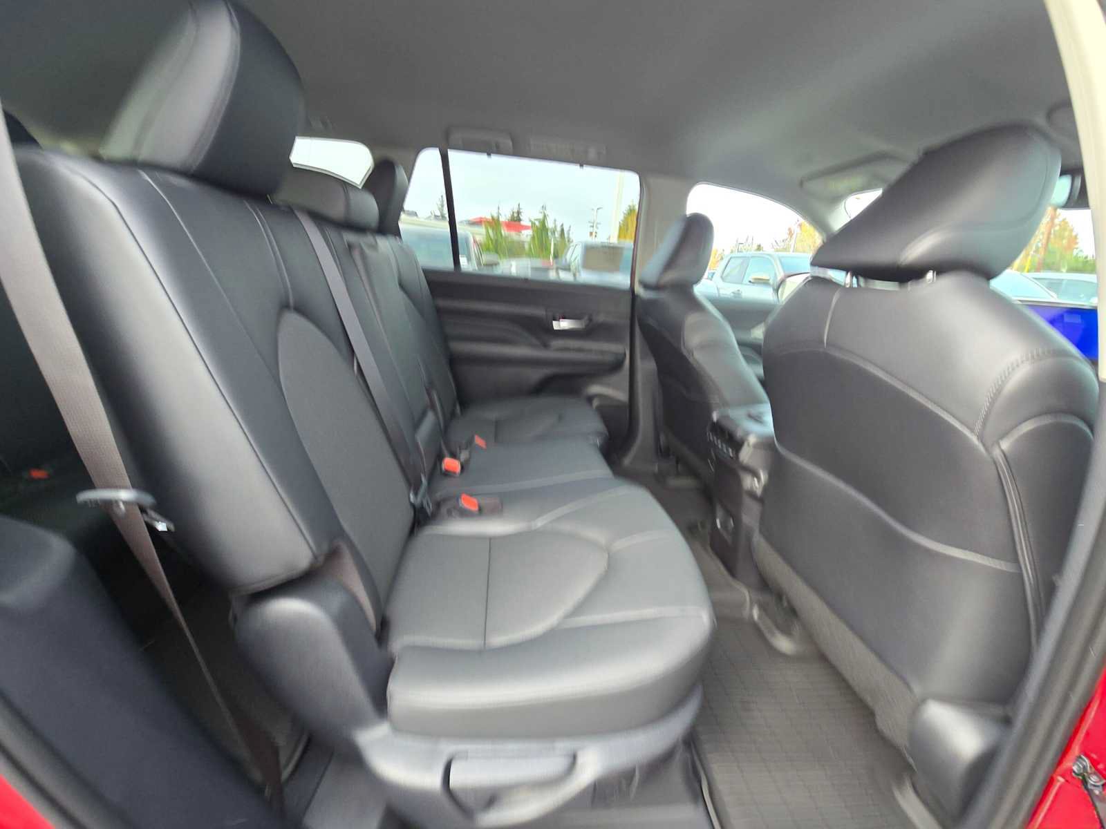 New 2026 Toyota Grand Highlander XLE FWD image 12