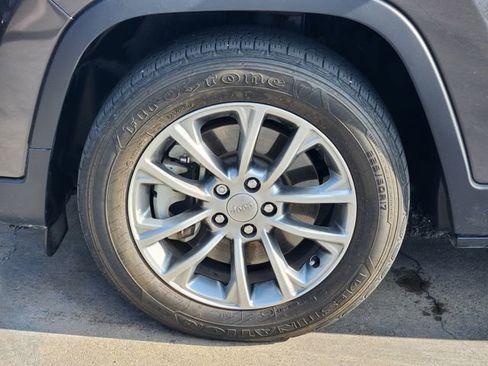 Used 2022 Jeep Cherokee Latitude Lux image 10