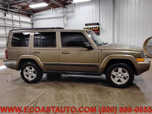 Used 2008 Jeep Commander Sport AWD/4WD image 2