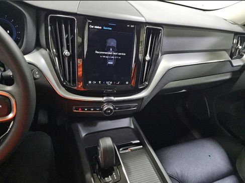 Certified 2023 Volvo XC60 B5 Core w/ Climate Package AWD/4WD image 16