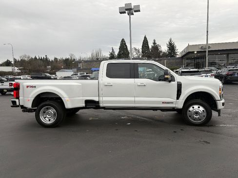 New 2026 Ford F450 Platinum w/ FX4 Off-Road Package AWD/4WD image 4