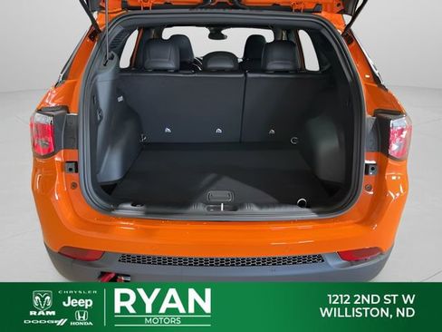 Used 2026 Jeep Compass Trailhawk AWD/4WD image 15