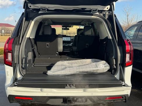 New 2026 Ford Expedition Active image 5