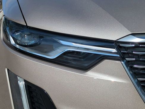 Used 2023 Cadillac XT6 Premium Luxury w/ Technology Package image 10