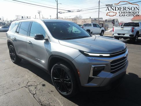 New 2026 Chevrolet Traverse LT image 1