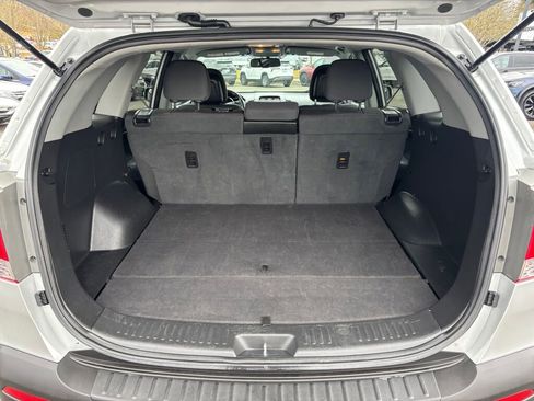 Used 2013 Kia Sorento LX w/ Convenience Pkg image 11