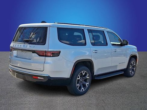 Used 2024 Jeep Wagoneer Series III AWD/4WD image 4