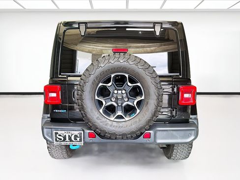 Used 2022 Jeep Wrangler Unlimited Rubicon 4xe w/ Cold Weather Group AWD/4WD image 5