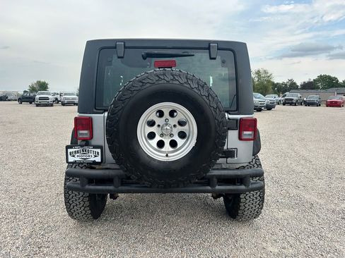 Used 2015 Jeep Wrangler Sport w/ Connectivity Group image 8
