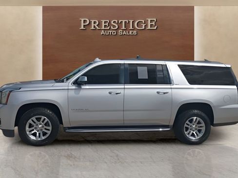 Used 2018 GMC Yukon XL SLT w/ Open Road Package AWD/4WD image 2