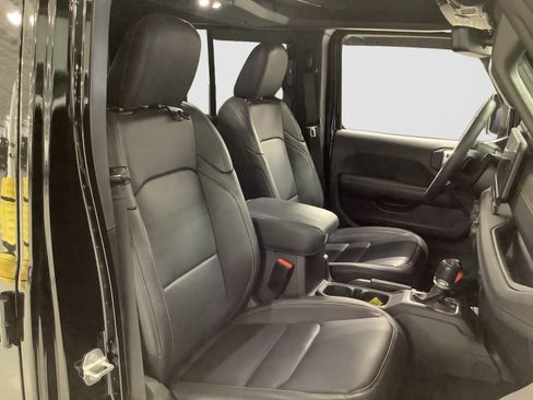 Used 2025 Jeep Gladiator Sport w/ Premium Package AWD/4WD image 21
