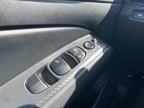 Used 2024 Nissan Altima 2.5 SV FWD image 16
