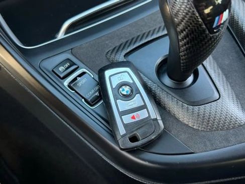 Used 2018 BMW M2 image 30