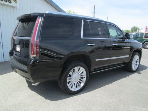 Used 2020 Cadillac Escalade Platinum AWD/4WD image 6