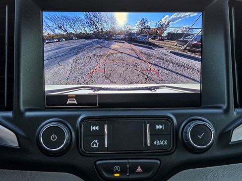 Certified 2024 GMC Terrain SLT image 17