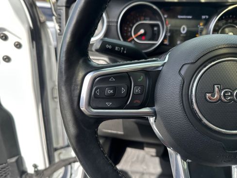 Used 2020 Jeep Wrangler Unlimited Sahara w/ Uconnect 4C Nav & Sound Group AWD/4WD image 32
