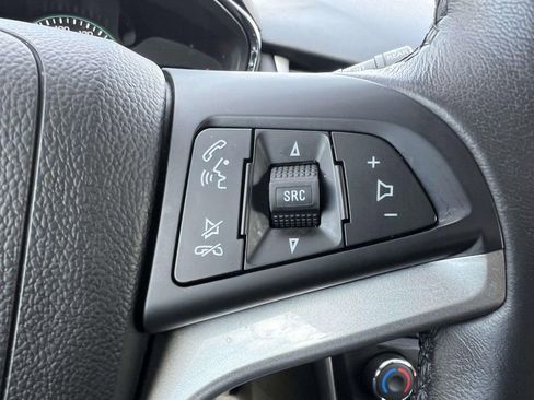 Used 2021 Chevrolet Trax LT w/ LT Convenience Package AWD/4WD image 22