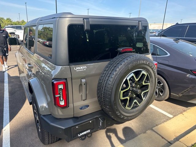 Used 2025 Ford Bronco Outer Banks AWD/4WD image 14