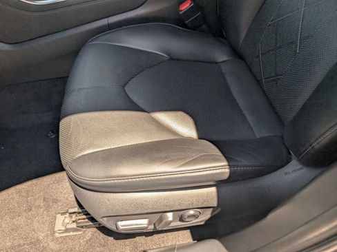 Used 2023 Toyota Highlander Platinum AWD/4WD image 20