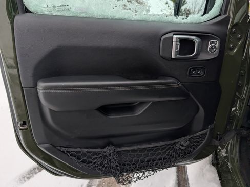 Used 2021 Jeep Wrangler Unlimited Sahara image 28