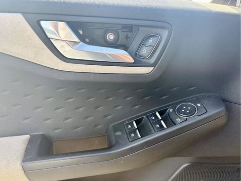 Used 2020 Ford Escape SE FWD image 17