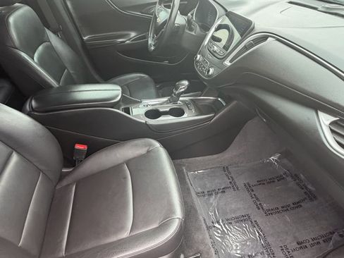 Used 2022 Chevrolet Malibu LT w/ Leather Package image 11