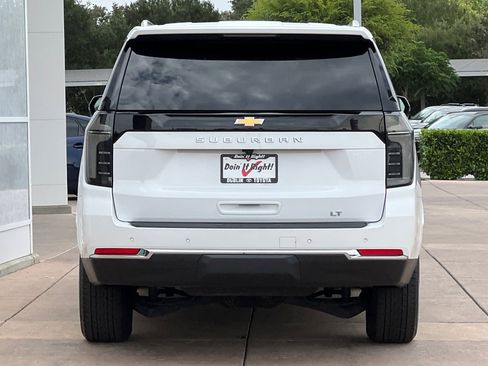 Used 2025 Chevrolet Suburban LT w/ Comfort Package image 5