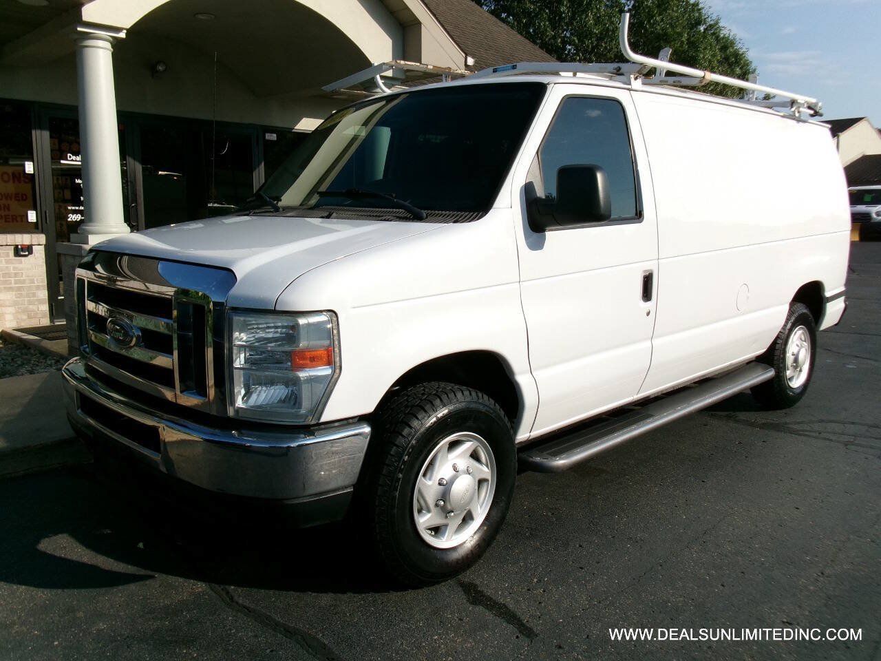 Used 2014 Ford E-250 and Econoline 250 w/ Power Group RWD image 1