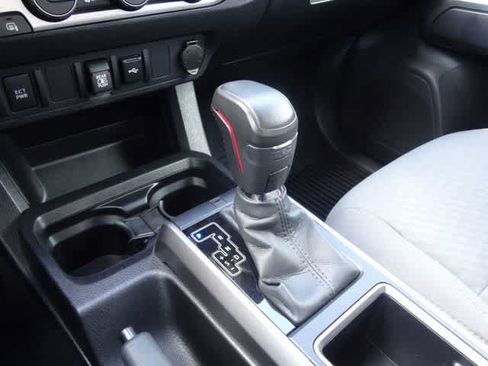Used 2023 Toyota Tacoma SR5 AWD/4WD image 31