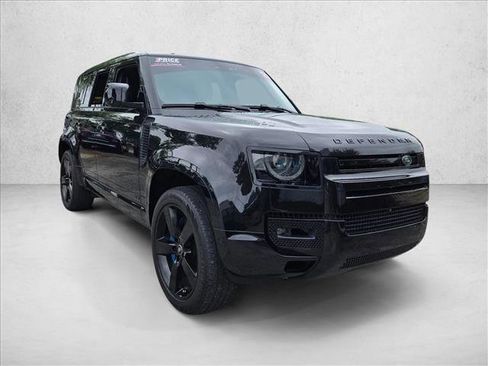 Used 2022 Land Rover Defender 110 V8 AWD/4WD image 3