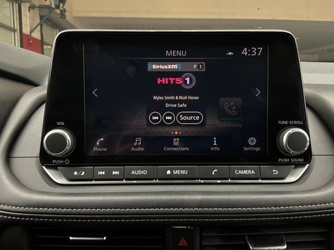 Used 2025 Nissan Rogue SV AWD/4WD image 29