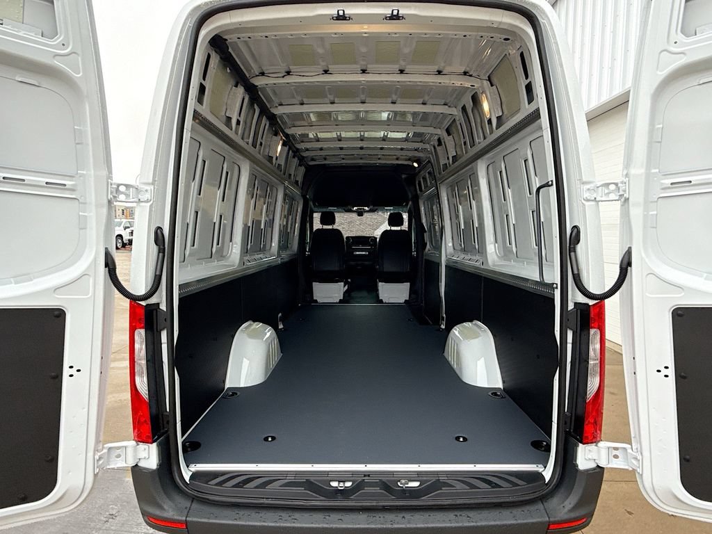Used 2026 Mercedes-Benz Sprinter 2500 image 23