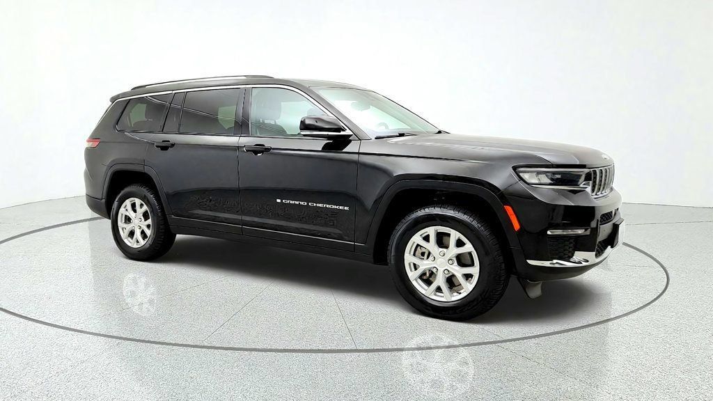 Used 2023 Jeep Grand Cherokee L Limited AWD/4WD image 3