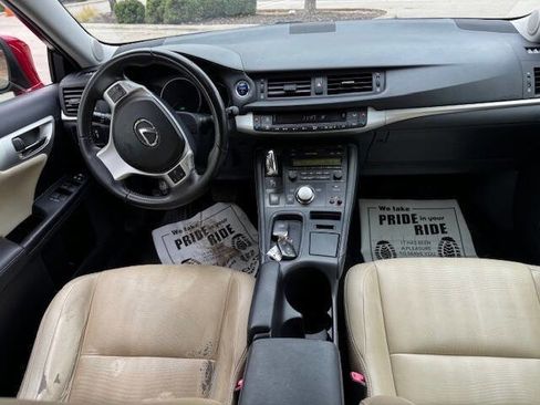 Used 2013 Lexus CT 200h image 21