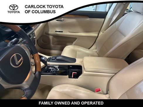 Used 2015 Lexus ES 300h w/ Navigation System Package image 12