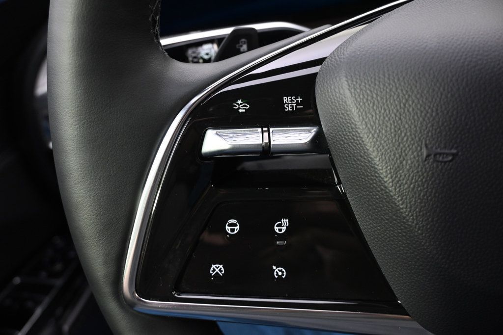New 2026 Cadillac Lyriq Luxury w/ LPO, Floor Liner Package AWD/4WD image 34