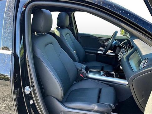 Certified 2025 Mercedes-Benz GLA 250 4MATIC image 31