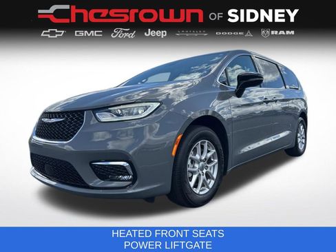Used 2025 Chrysler Pacifica Select FWD image 8
