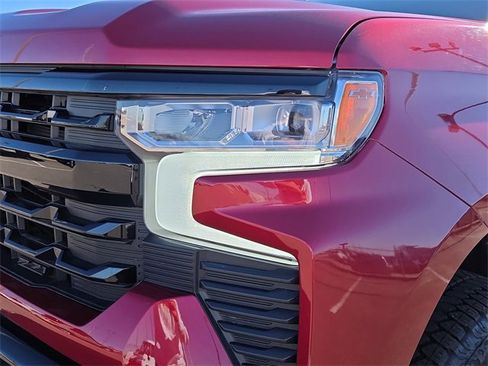 Used 2025 Chevrolet Silverado 1500 LT Trail Boss w/ Convenience Package II image 9