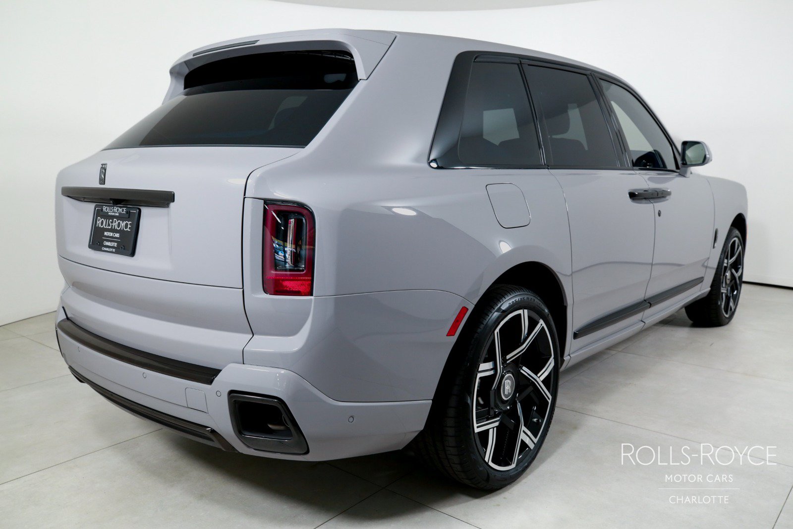 New 2027 Rolls-Royce Cullinan Black Badge AWD/4WD image 2